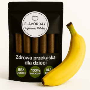 "Rollsy bananowe bez cukru z owocami banana na białym tle"